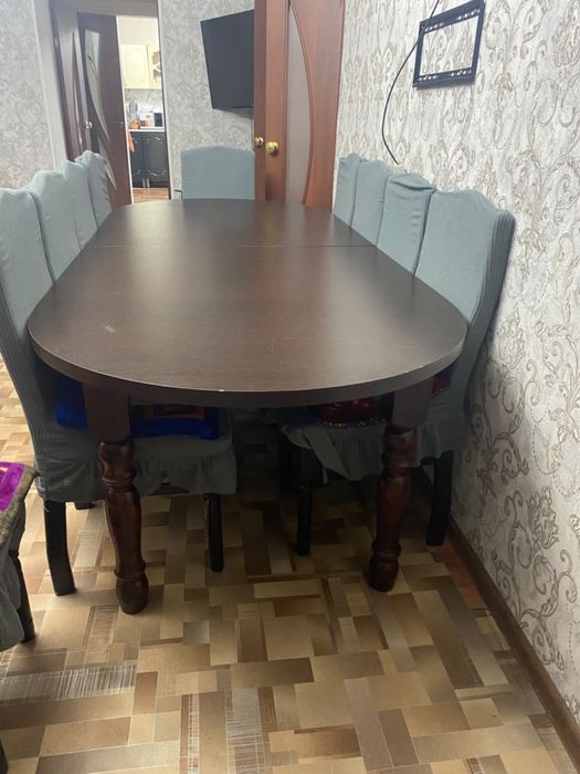 Продам стол со стульями срочно