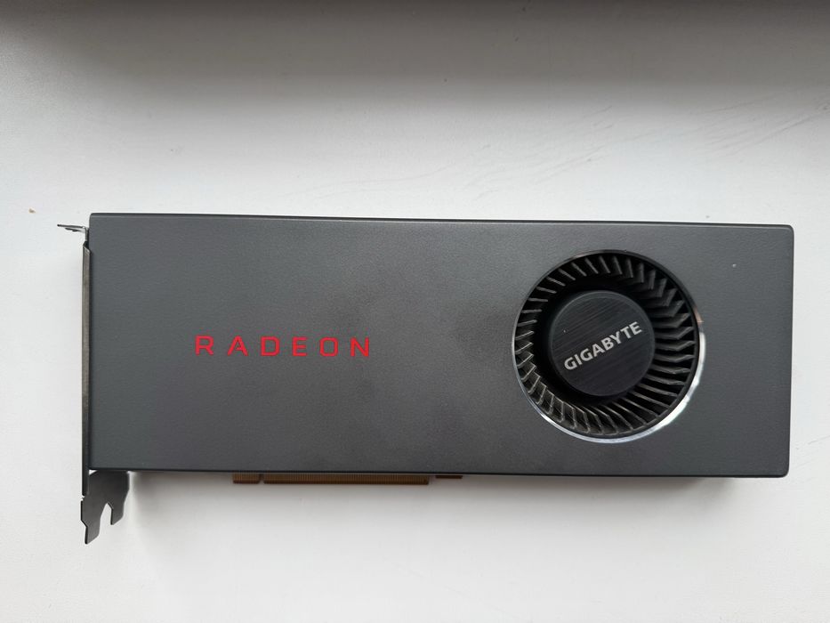 Продам видеокарту AMD Radeon RX 5700 8GB.