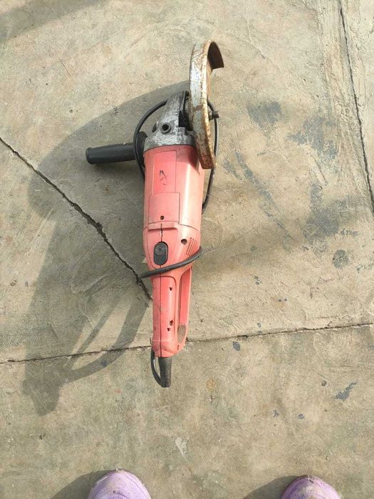 Шлифовальная машина (болгарка)