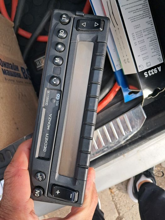 BECKER оригинално радио касетка за W201 W124 W126 W123 пълен комплект