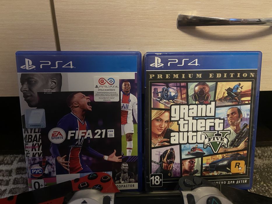 Продам PlayStation 4