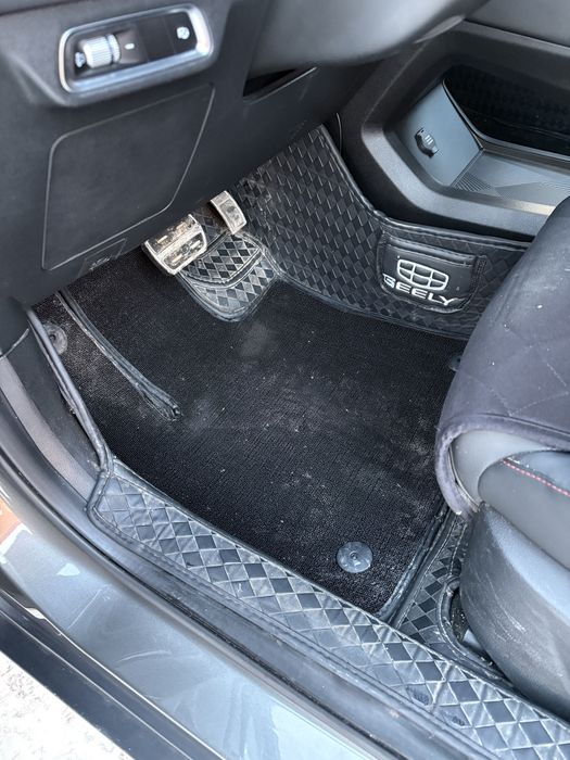 Продам коврики на авто