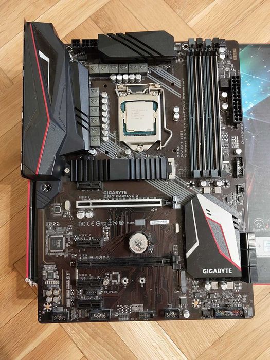 Intel Core i7 9700KF + Gigabyte Z390 Gaming X
