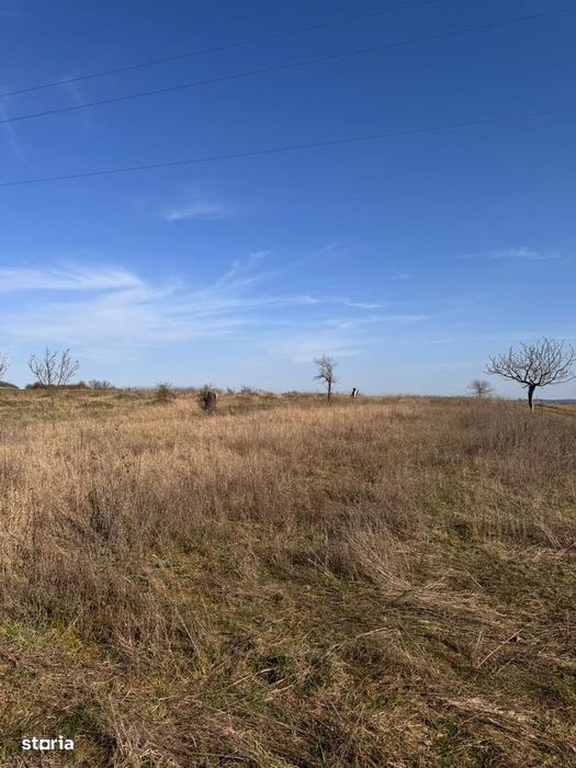 Teren intravilan panoramic langa Oradea – vilă premium / infinity pool