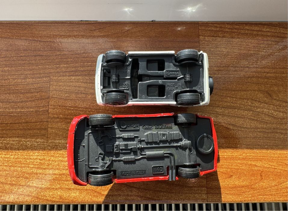 Machete auto 1/43 Burago