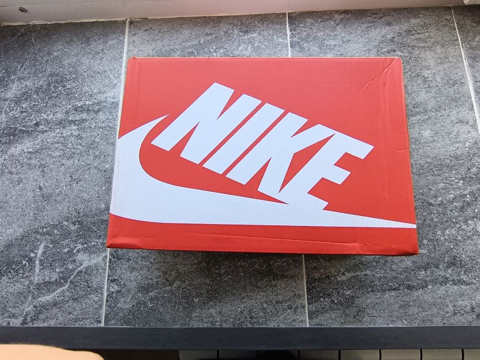 Продаю Кроссовки Nike SB Dunk Low