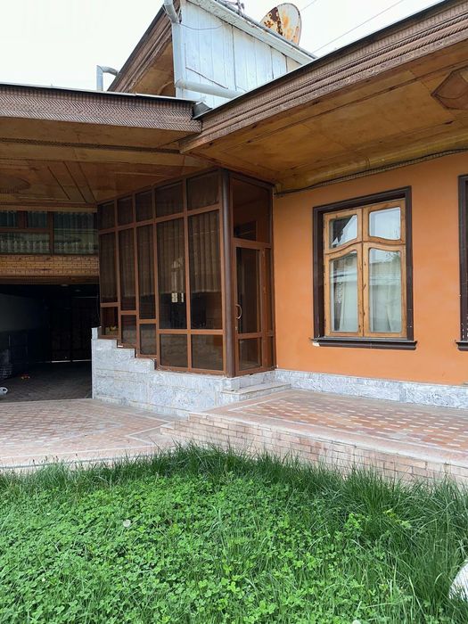 Hovli sotiladi! Nazarbek, Pushkinda. Ховли сотилади! Назарбек, Пушкин