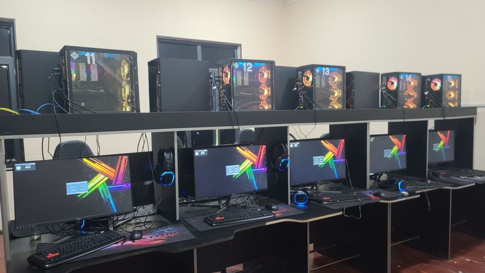 Internet-kafe kompyuterlari to‘plam sotiladi (20 dona)