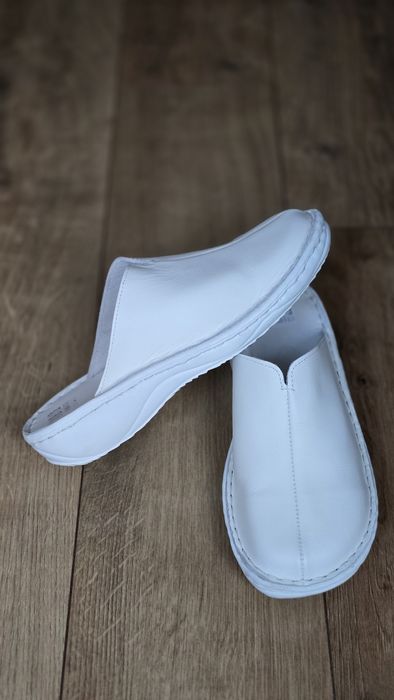 Saboți noi din piele naturala, nr.39