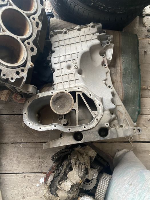 Тойота 200 матор 4.6обёьм