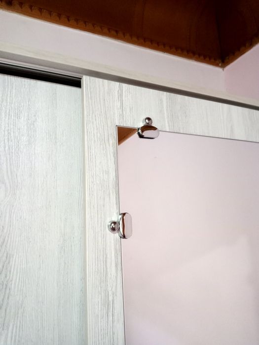 Шкафчик сотилади ранги астана купэни бу састаяна яхши дэспи зэркала бо