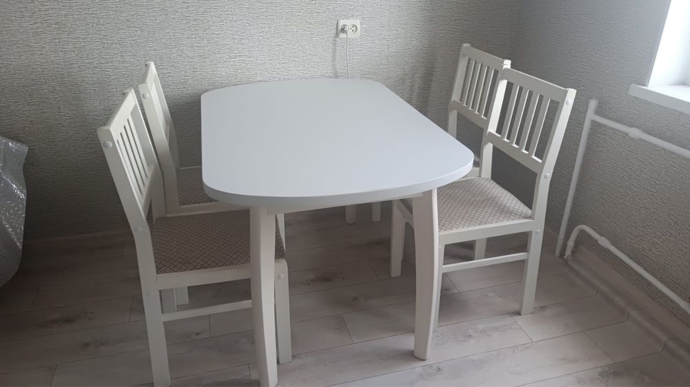 Продам стол +4 стула