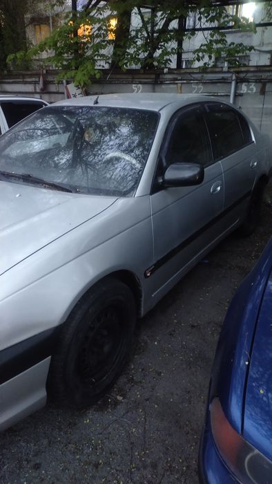 Автомобиль Toyota