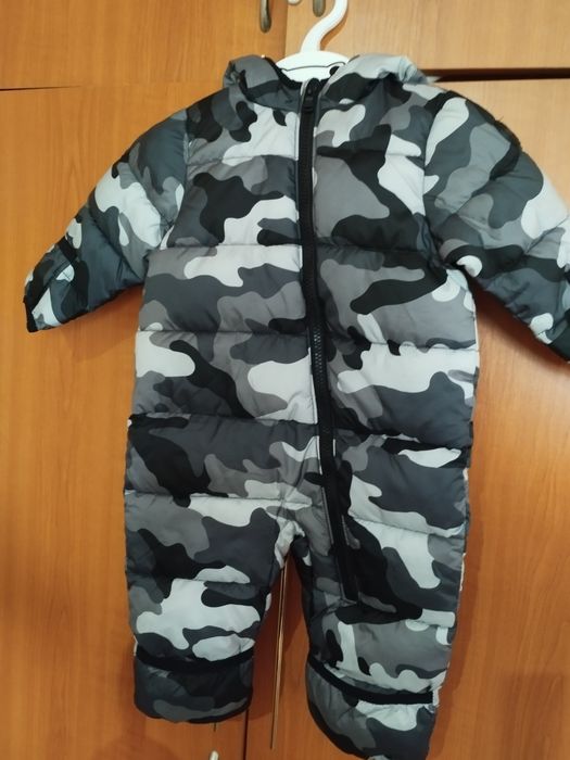 Combinezoane și haine copii 50fiecare