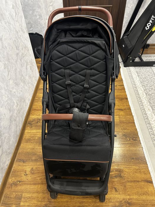 Продам прогулочную коляску Ollson