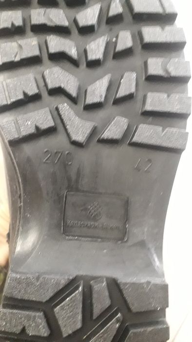 (Берцы) Ботинки с высоким берцем.