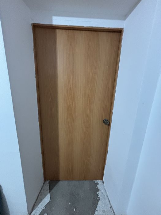 Двери межкомнатные б/у