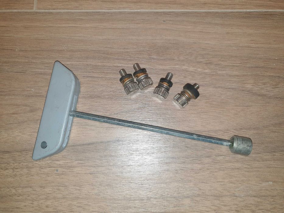 Напречни оригинални греди / релси / багажник за бмв е46 / е39