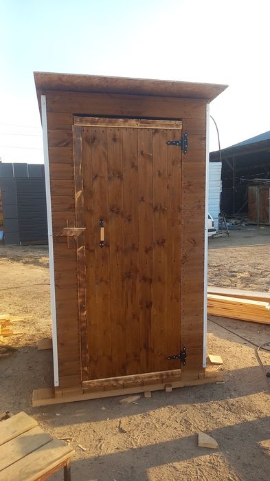 Туалет из вагонки в стиле Палисандр