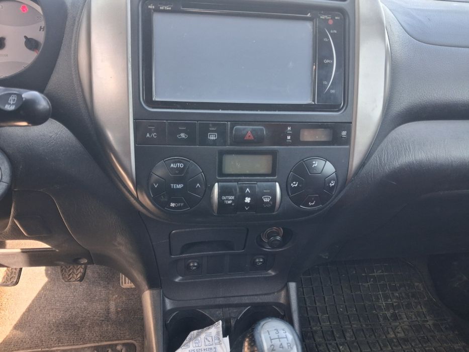 Toyota rav 4 din 2004