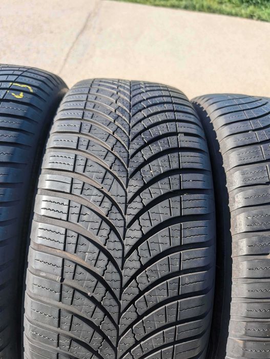 225/55 R17 • All Season • Goodyear Vector 4Seasons Gen 3 101W | 4 buc | DOT 2022-2024 | Pret/buc