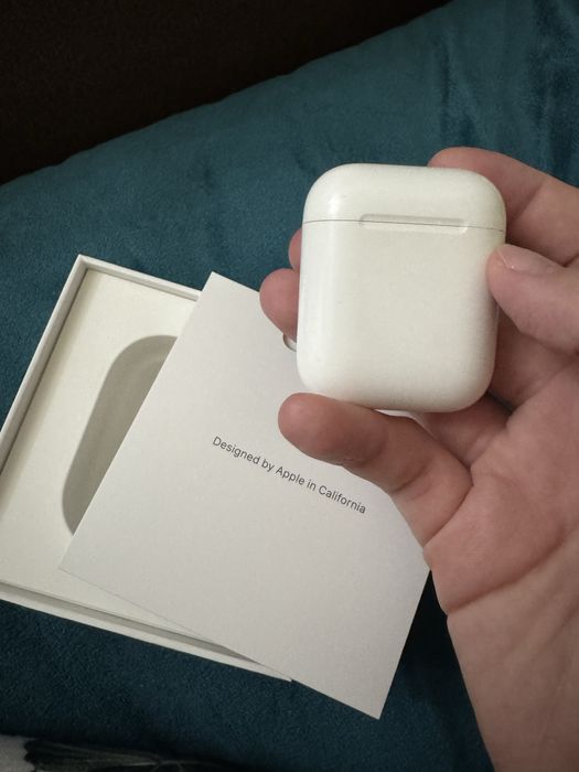 Airpods 2 продается б/у оригинал