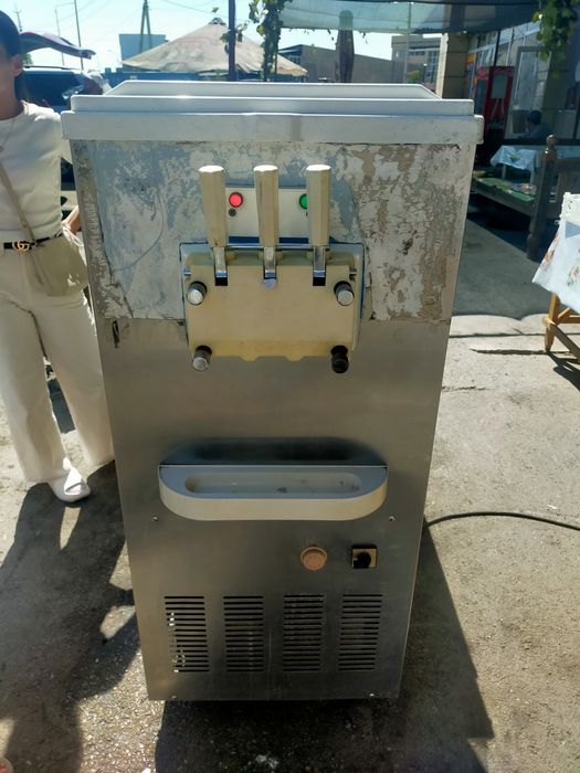 балмұздақ апарат, үш көздік су атқылаитын. попкорм бірге сатылады