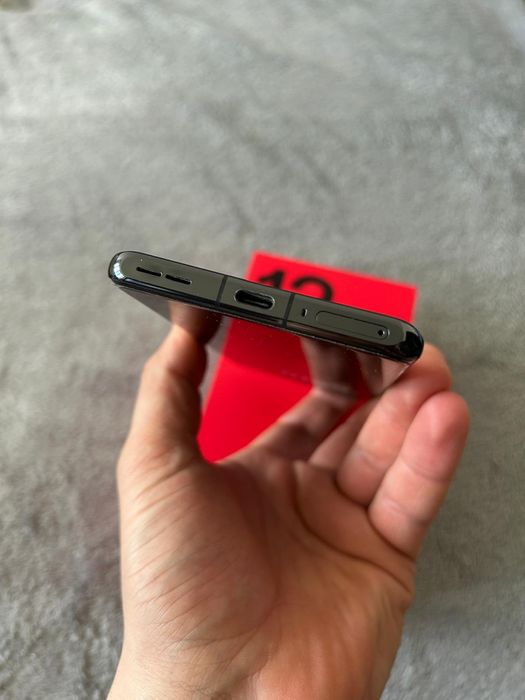 OnePlus 12  512GB 16GB RAM in cutie stare excelentă 100% baterie