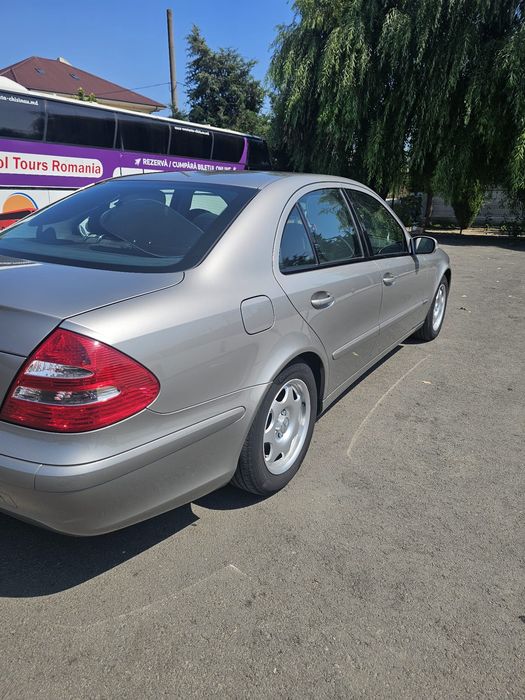 MERCEDES-BENZ E-Class 2004 — imagine 10