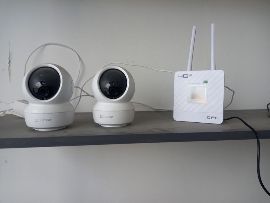 Kameralar va wi fi modem