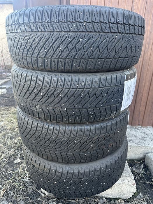 Всесезонные шины Continental 235/55R19