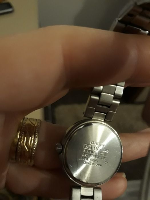 Ceas dama Casio,model finut!