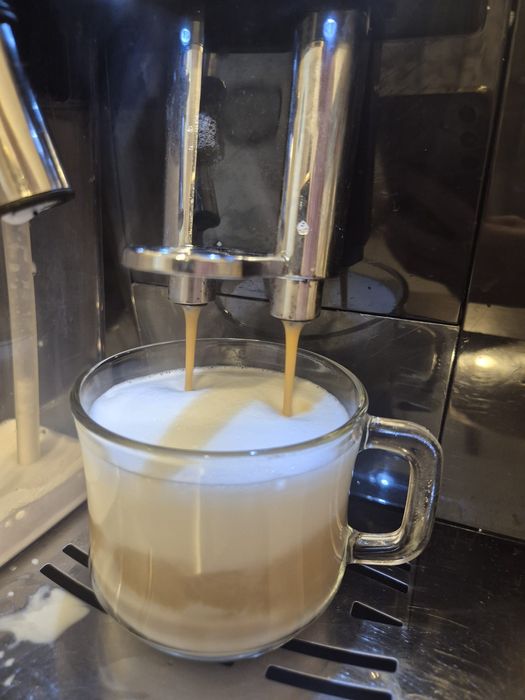 Vand Espressor automat De'Longhi Cappuccino ECAM 23.460.B