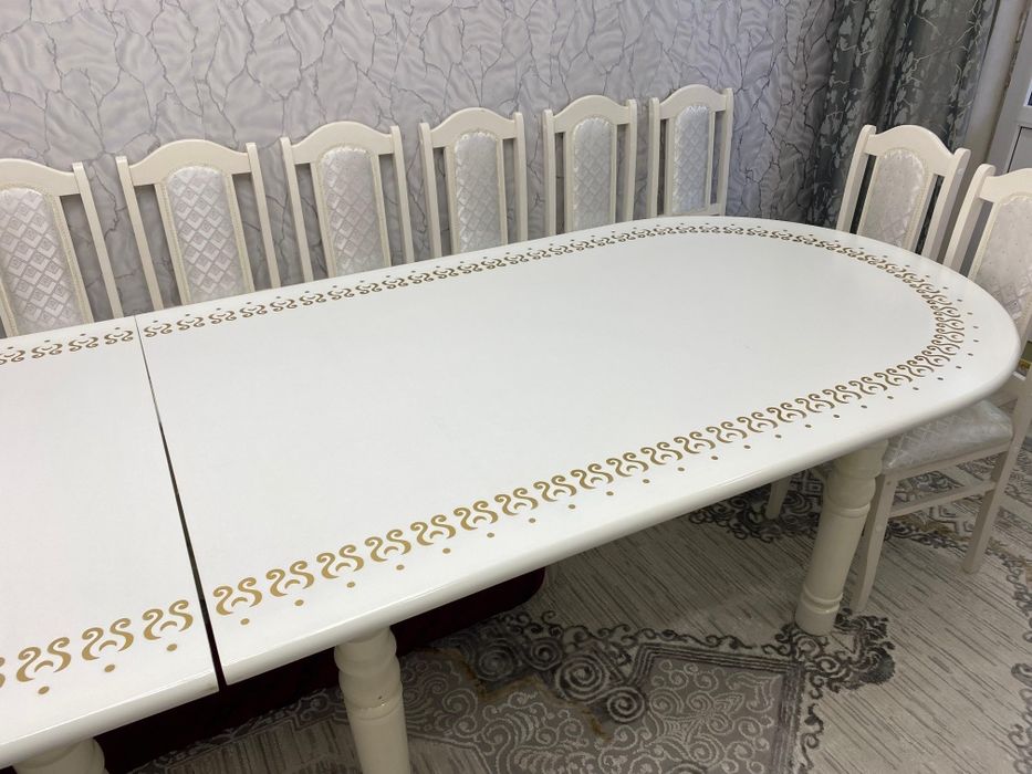 Продам обеденный стол со стульями