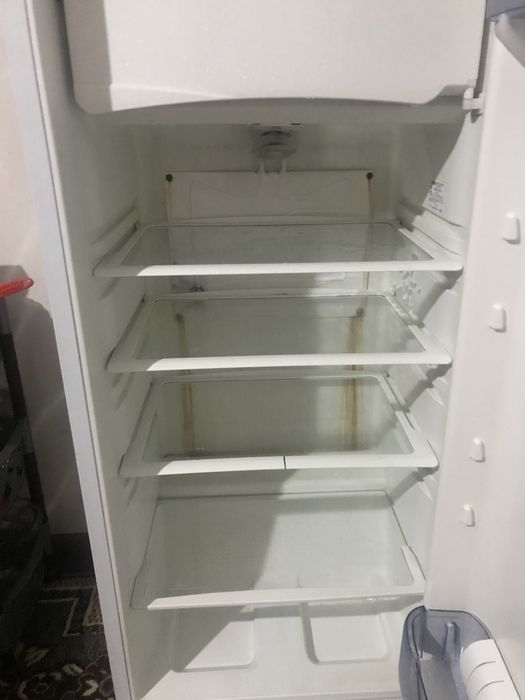 Рабочий Холодильник сотилади