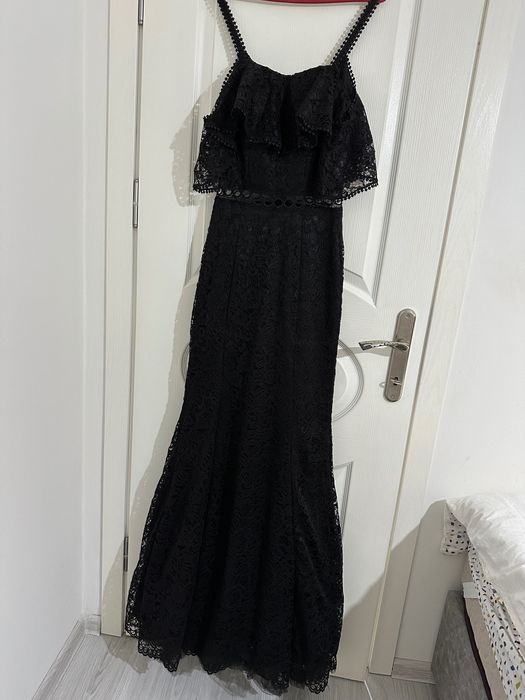 Официална черна рокля