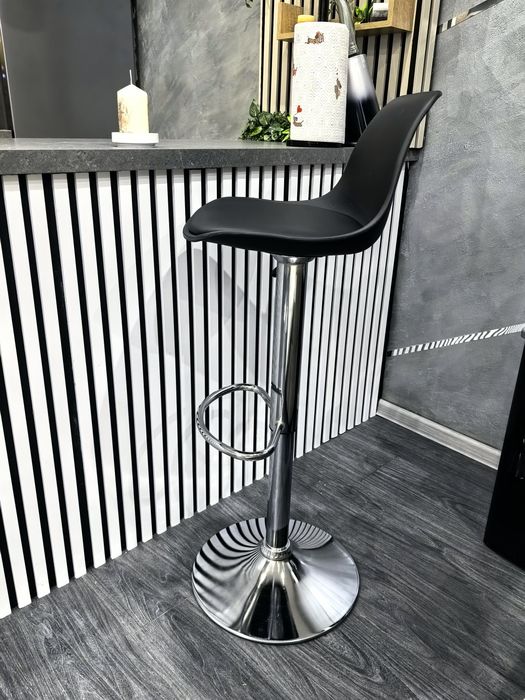 Чисто нов бар стол щъркел