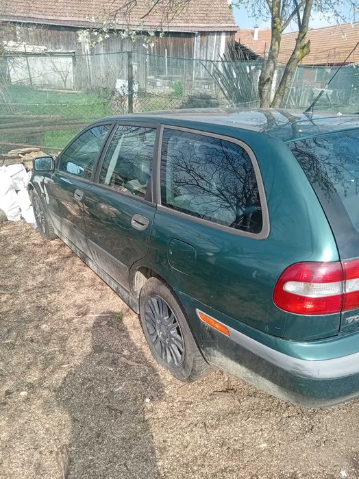 Vand audi a4 motor 19 tdi pentru piese si volvo v 40 motor 19 tdi