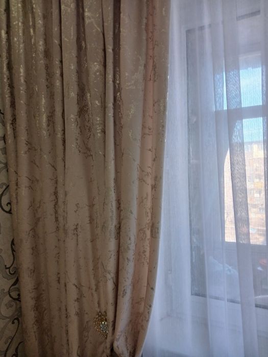 Продаю в зал шторы за 10000 т