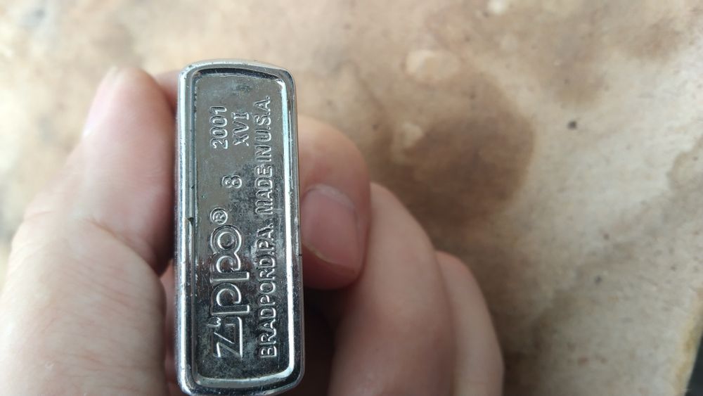 Зажигалка бензиновая