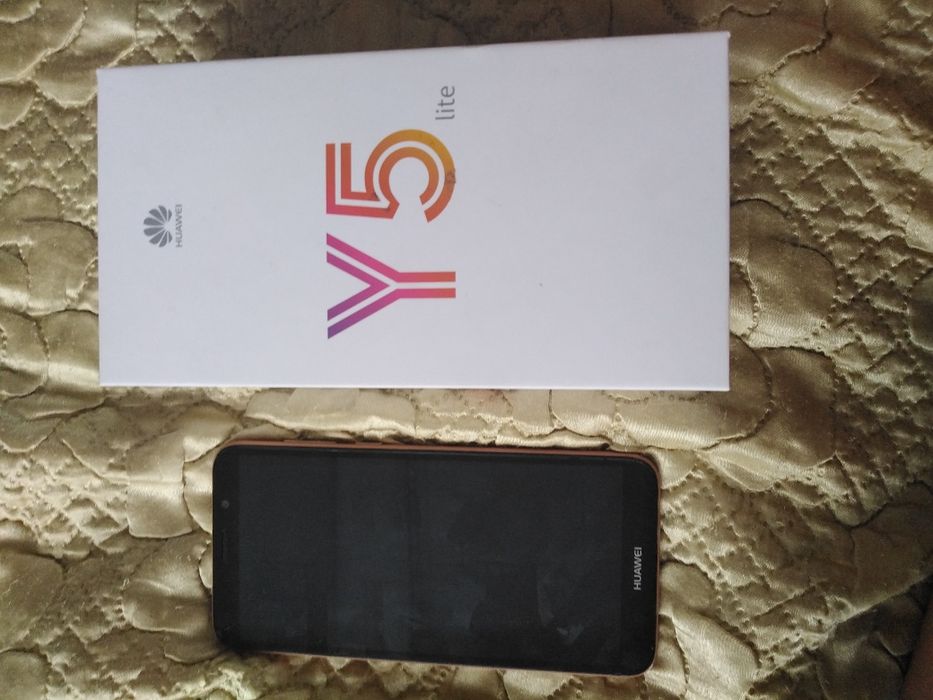 Huawei        Y5