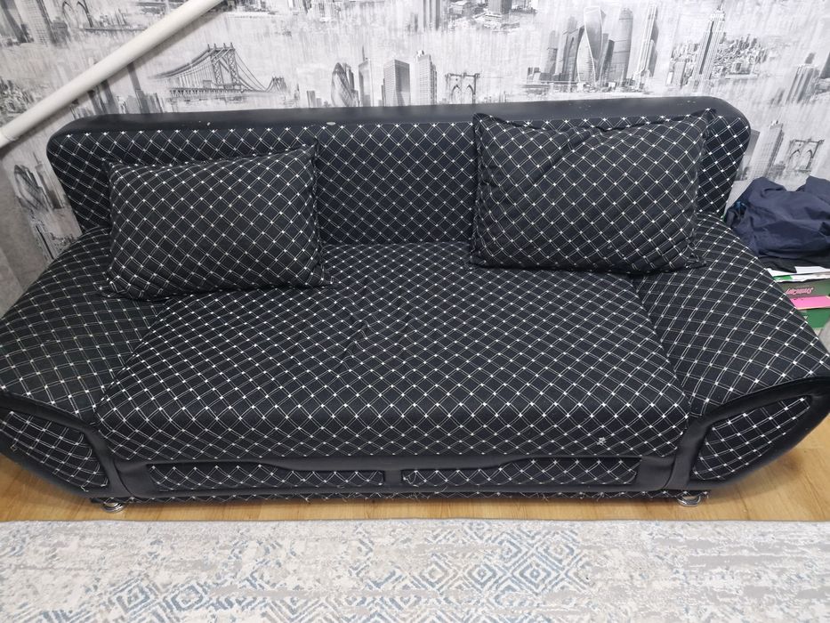 Продам диван сафа .