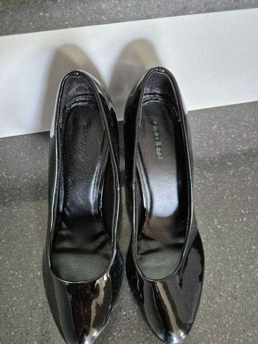 Doua perechi de pantofi