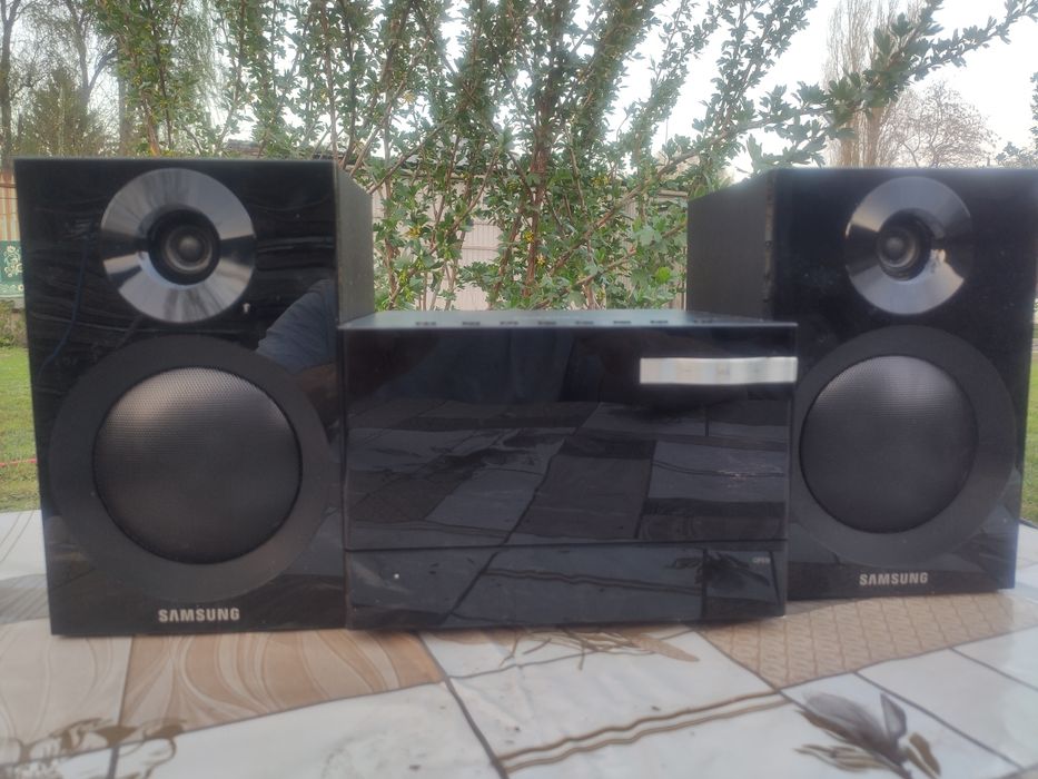 Музыкальный центр Samsung MM-E320
