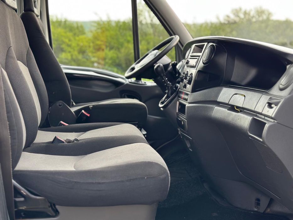 Iveco daily 2011 motor 3.0 basculabil  cu 7 locuri