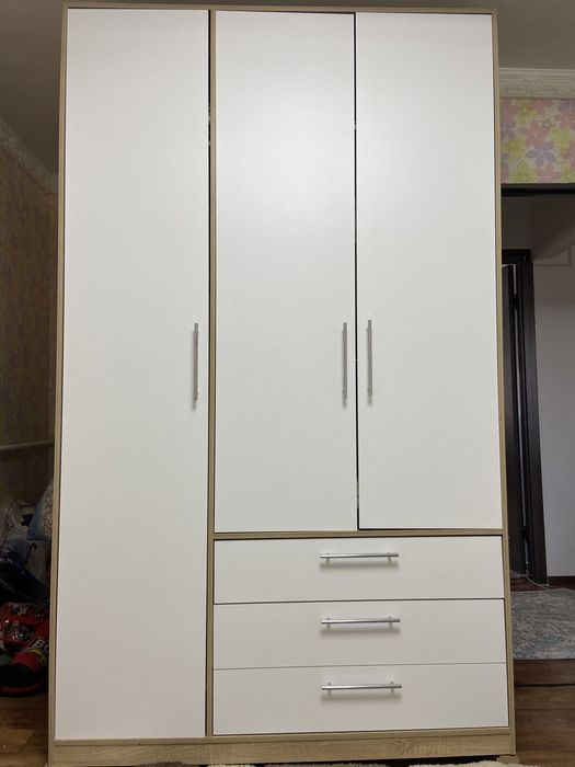 Шкаф с ящиками 3-х дверный