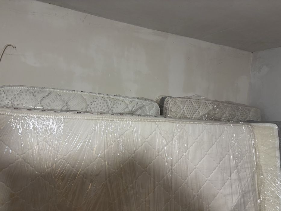 1 двоен и два единични матрака. Топап матрак.