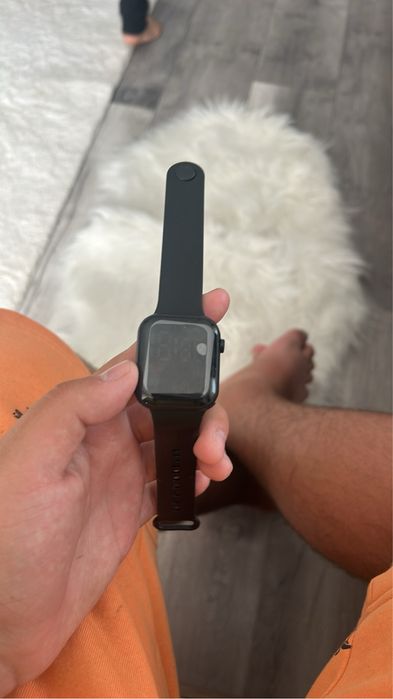 Vand ceas cu touch la moda  noi sigilate toate ceasurile la 150 lei