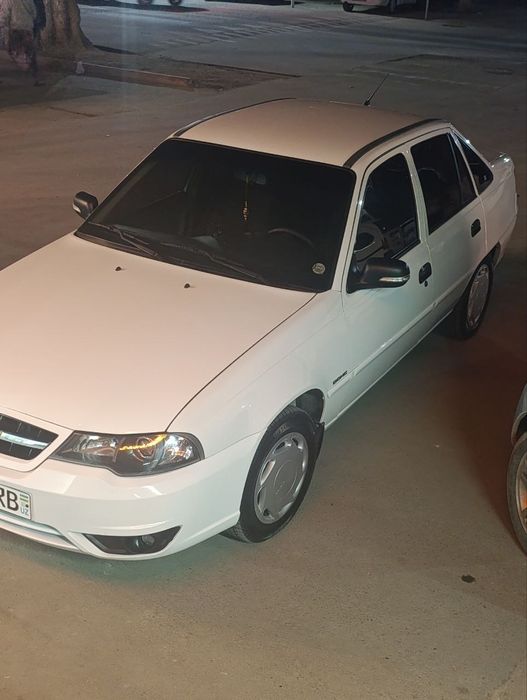 Nexia 2 1.6 sotiladi