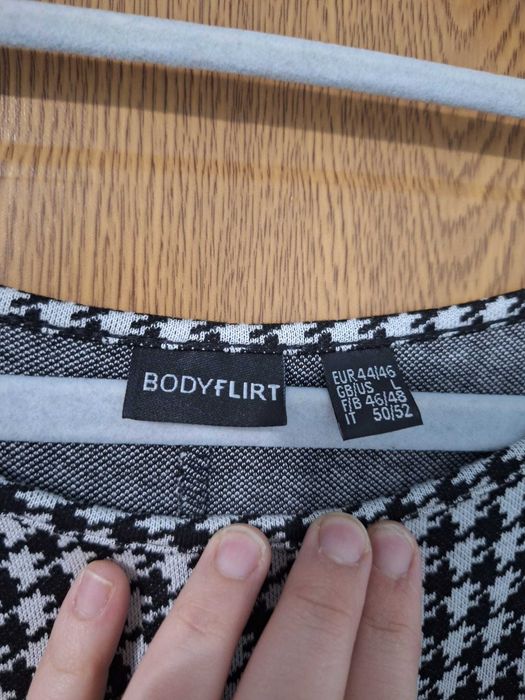 Rochie marimea 44/46, cu buzunare